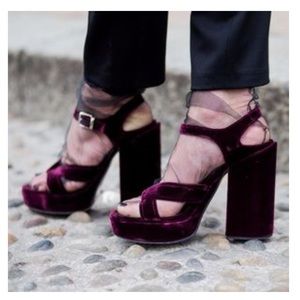 NWT Mossimo Velvet Alexandria Heels Size 7.5 NWT